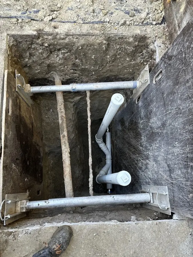 Experienced plumber completing Drain Cleaning work in Umatilla